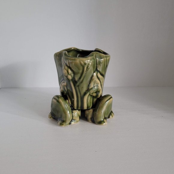 Small Avocado Green Frog Planter Vase Utensil Holder - Picture 1 of 10